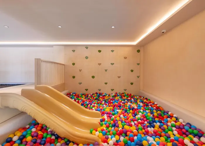 Corasol, Relaxed With Terrace & Full Amenities