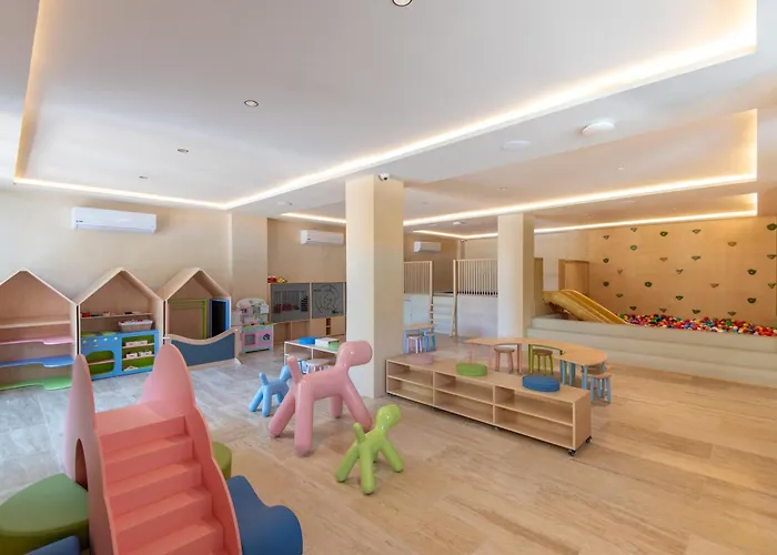 Corasol, Relaxed With Terrace & Full Amenities Apartment