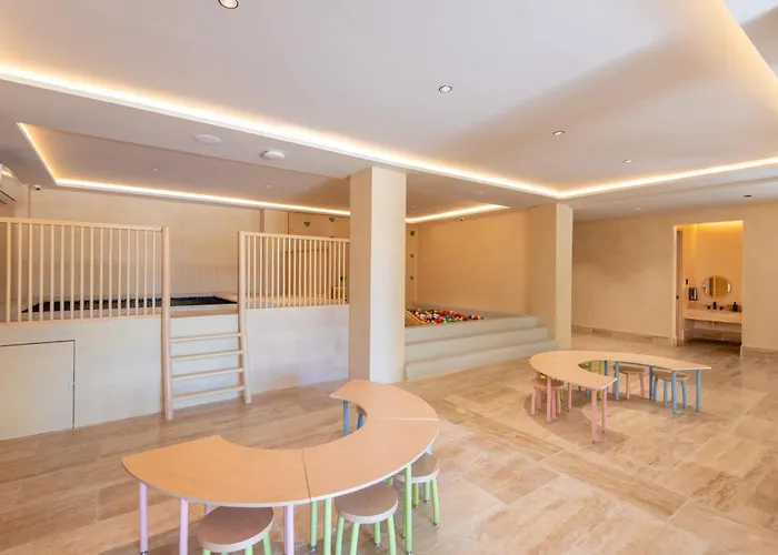 Corasol, Relaxed With Terrace & Full Amenities